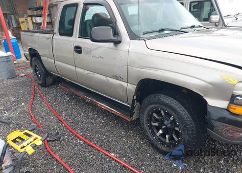 2000 Chevrolet Silverado 1500 z USA, uszkodzony, nr VIN 2GCEK19T9Y1331453